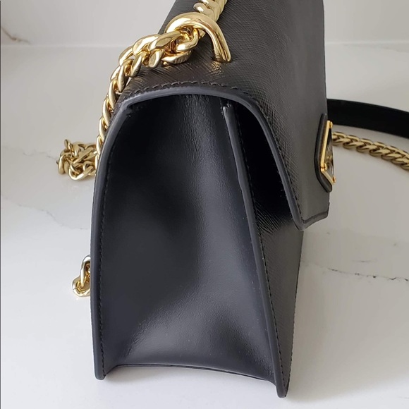 ❌❌ SOLD ❌❌ ❤️ PRADA ❤️ LIKE NEW BARELY USED. No sign of tear and wear. Mini bag - Picture 12 of 12